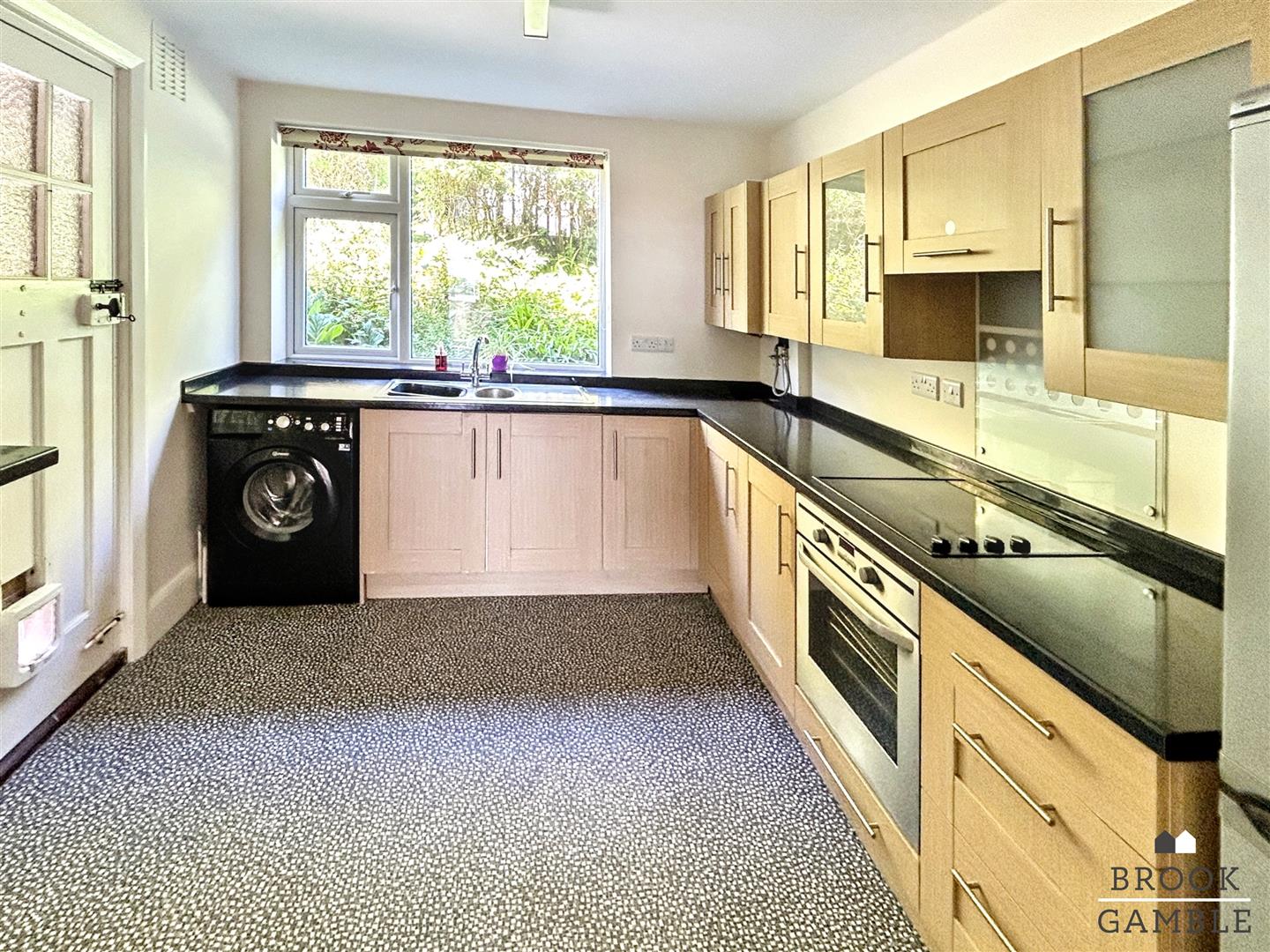 2 Bedroom Apartment. Peppercombe Road in Eastbourne,  5